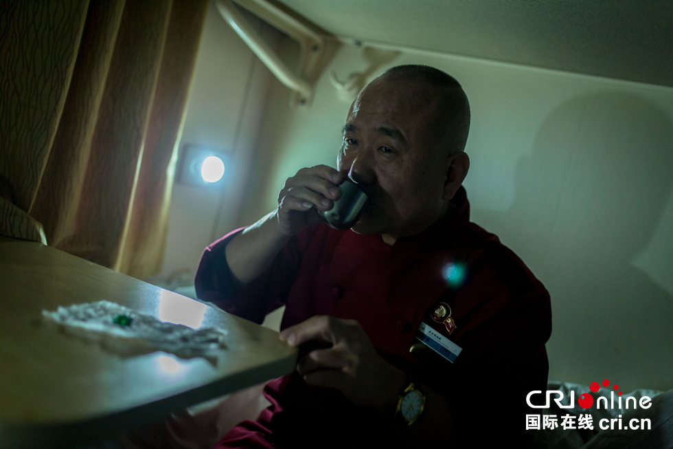 三十七载！列车大厨的油火人生