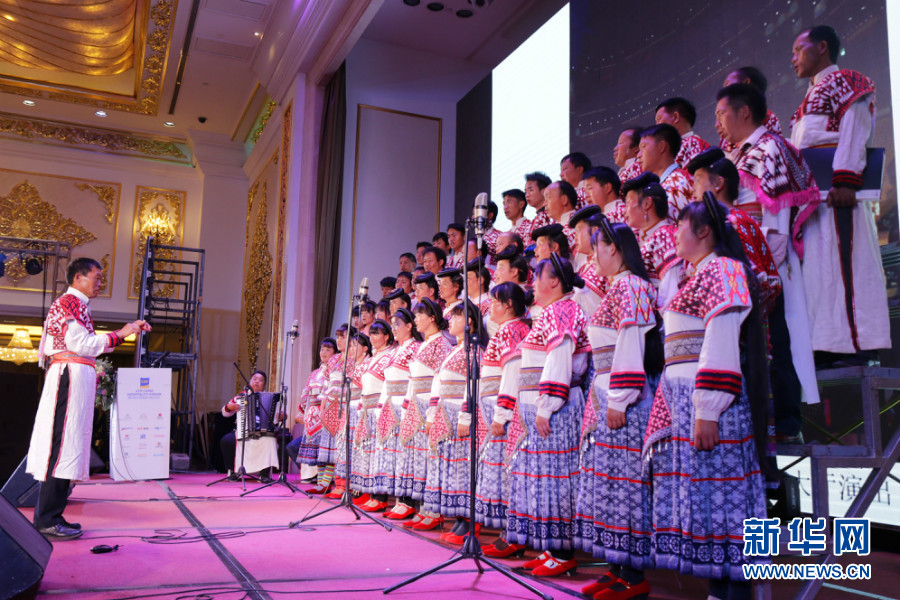 “拿起锄头干活，放下锄头唱歌”——他们从田间地头唱到国际舞台
