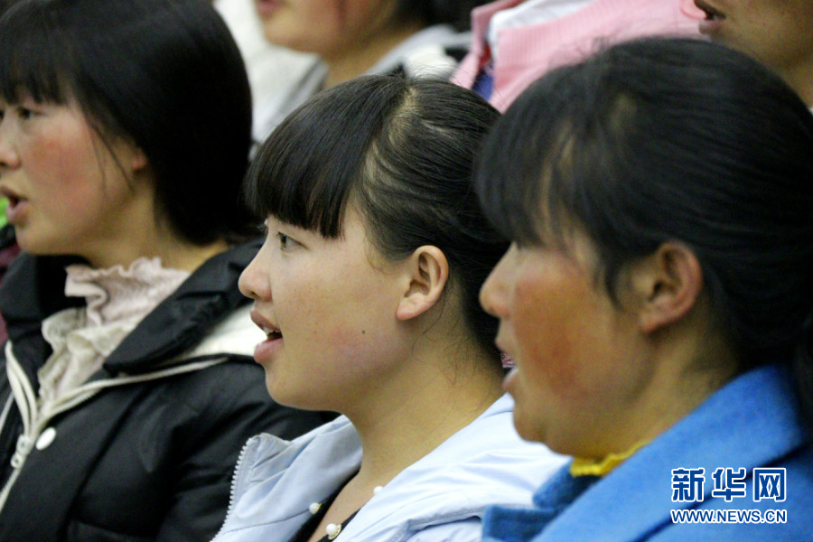 “拿起锄头干活，放下锄头唱歌”——他们从田间地头唱到国际舞台