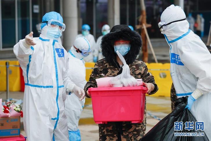 治病，也治心！——武汉市首个中医方舱医院首批患者治愈出院