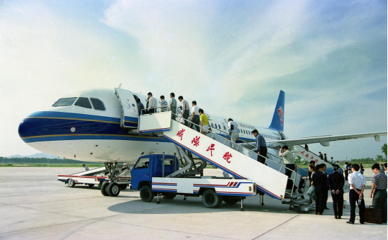 与城市共成长，一位威海摄影人的光影城记